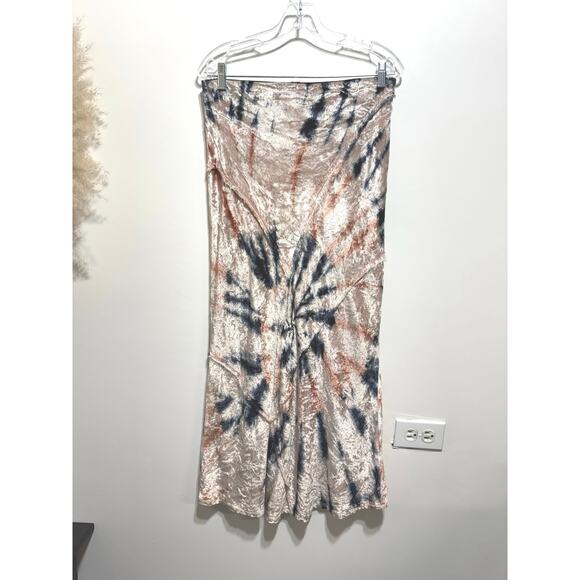 Free People Serious Swagger Velvet Tie-Dye Midi Skirt Size M in Firework Combo - Picture 9 of 11